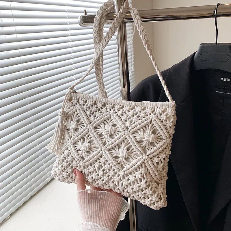 Women’s Summer Straw Messenger Bag – Hollow Woven Shoulder Bag with Tassel, Fashion Crossbody Beach Travel Bag