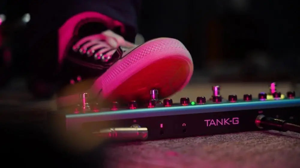 M-VAVE Tank-G Rechargeable Guitar Multi-Effects Pedal with 36 Presets & 9 Preamp Slots