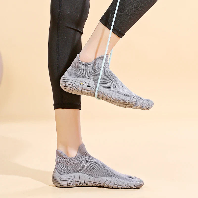 GallonShark Five Finger Shoes — Split Toe Soft-Soled Fitness Shoes for Men & Women, Pilates Yoga Sandals