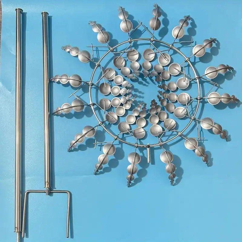 Metal Silvery 3D Wind Spinner — Circular Plate Outdoor Decoration for Garden, Courtyard & Patio