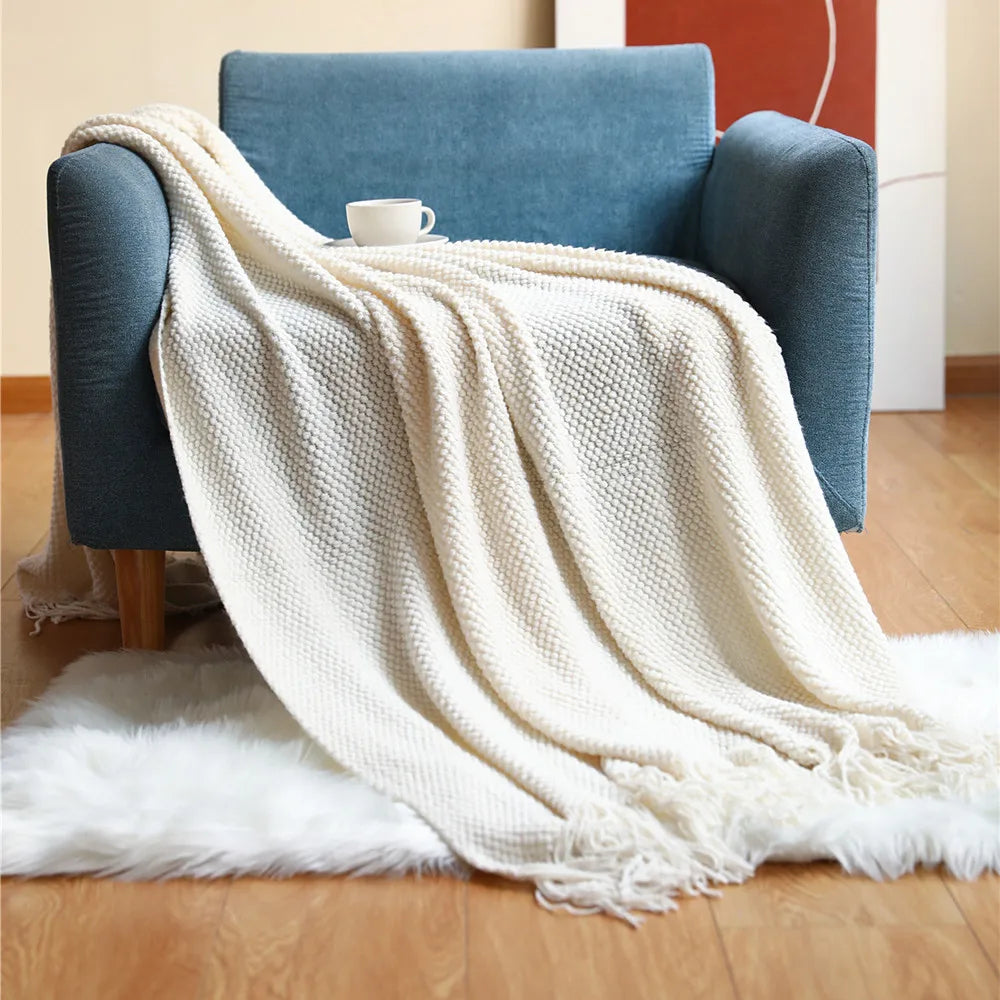 Textile City Knitted Blanket – Thick Waffle Corn Grain Embossed Throw with Tassels, Winter Warm Bedspread 130x240cm