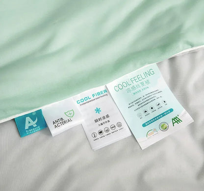 High-Quality Cooling Blanket – Smooth Air-Conditioning Comforter, Lightweight Summer Quilt with Double-Sided Cooling Fabric