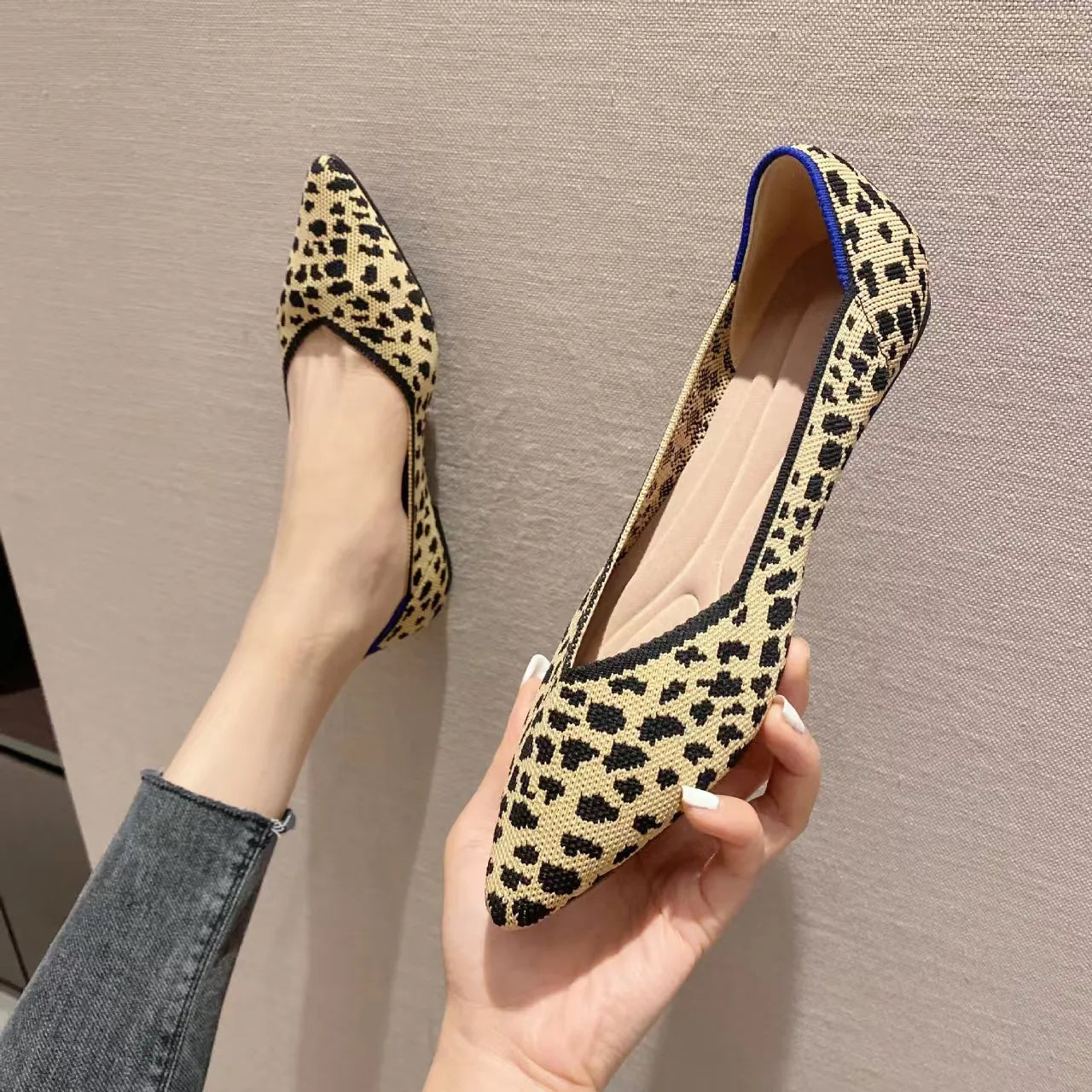 Women’s Knitted Elastic Flat Shoes Plus Size 42–43 – Soft Comfortable Slip-On Flats for Spring & Autumn