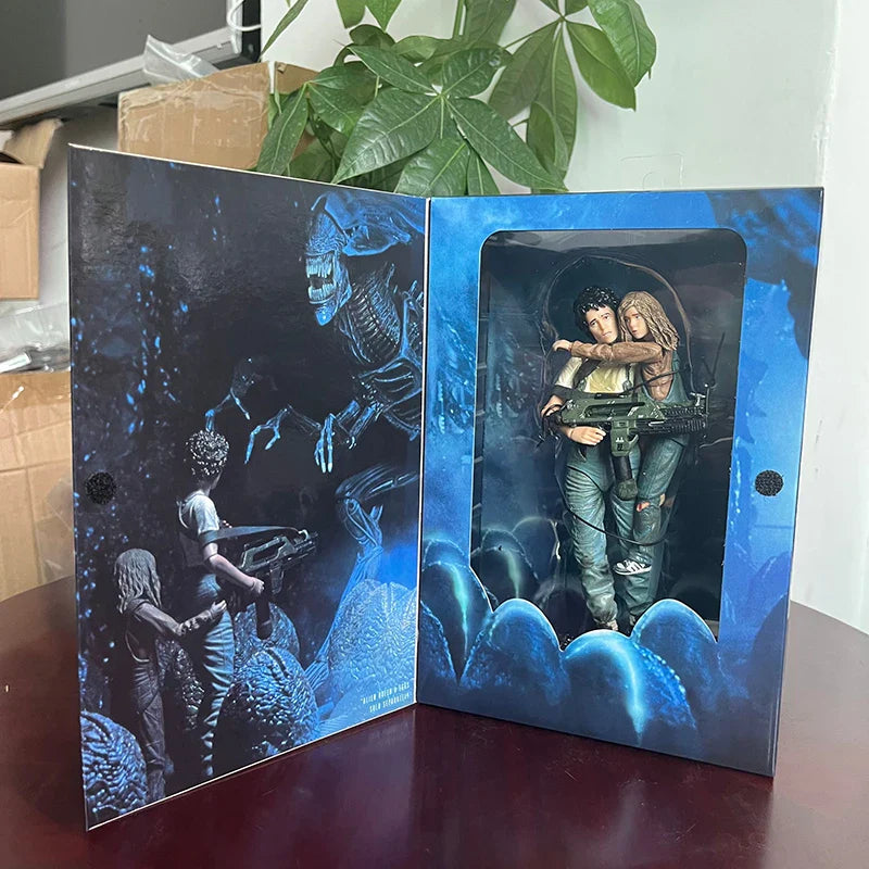 NECA Alien 2 LT Ellen Ripley & Newt Figure – Giger Xenomorph Facehugger Collectible Action Model Toy, Perfect Gift