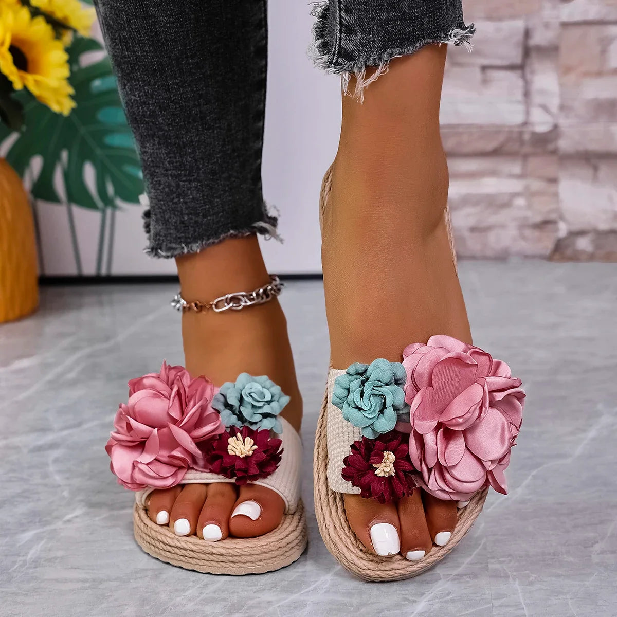 Women's Floral Flat Slippers - Lightweight Multi-Color Non-Slip Beach & Vacation Sandals
