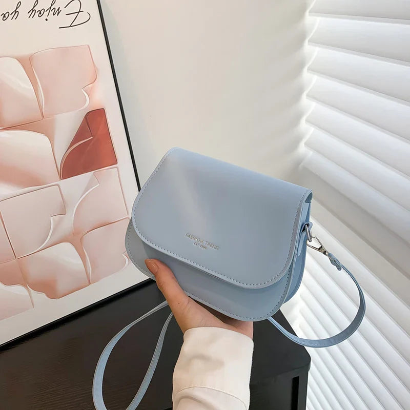 Women's Crossbody Bag – Solid Color Fashionable Retro Flipped Design, Casual and Simple Style