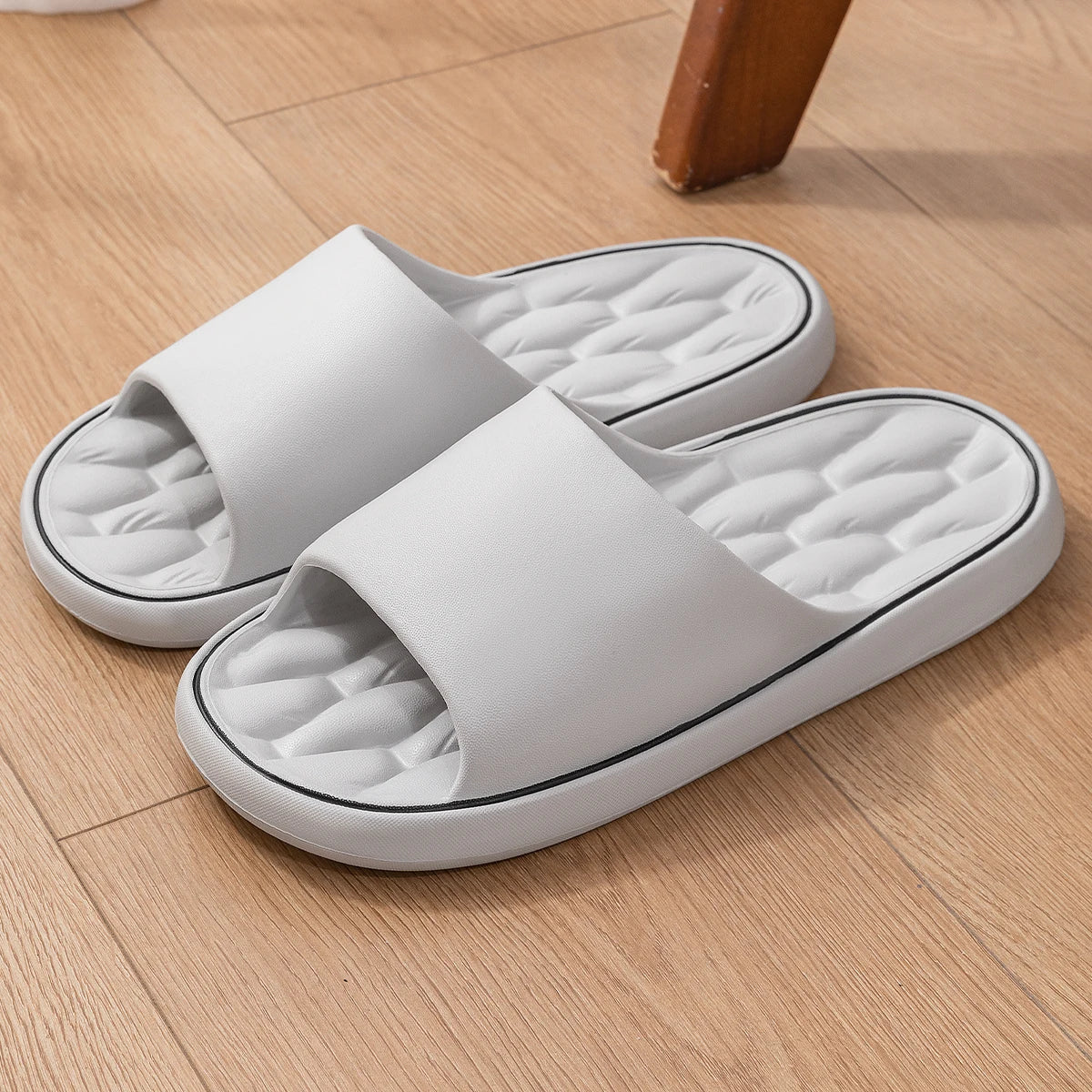 Men’s Summer Cloud Slippers – Soft Non-Slip Sole Sandals for Home, Beach, Indoor & Outdoor Casual Wear