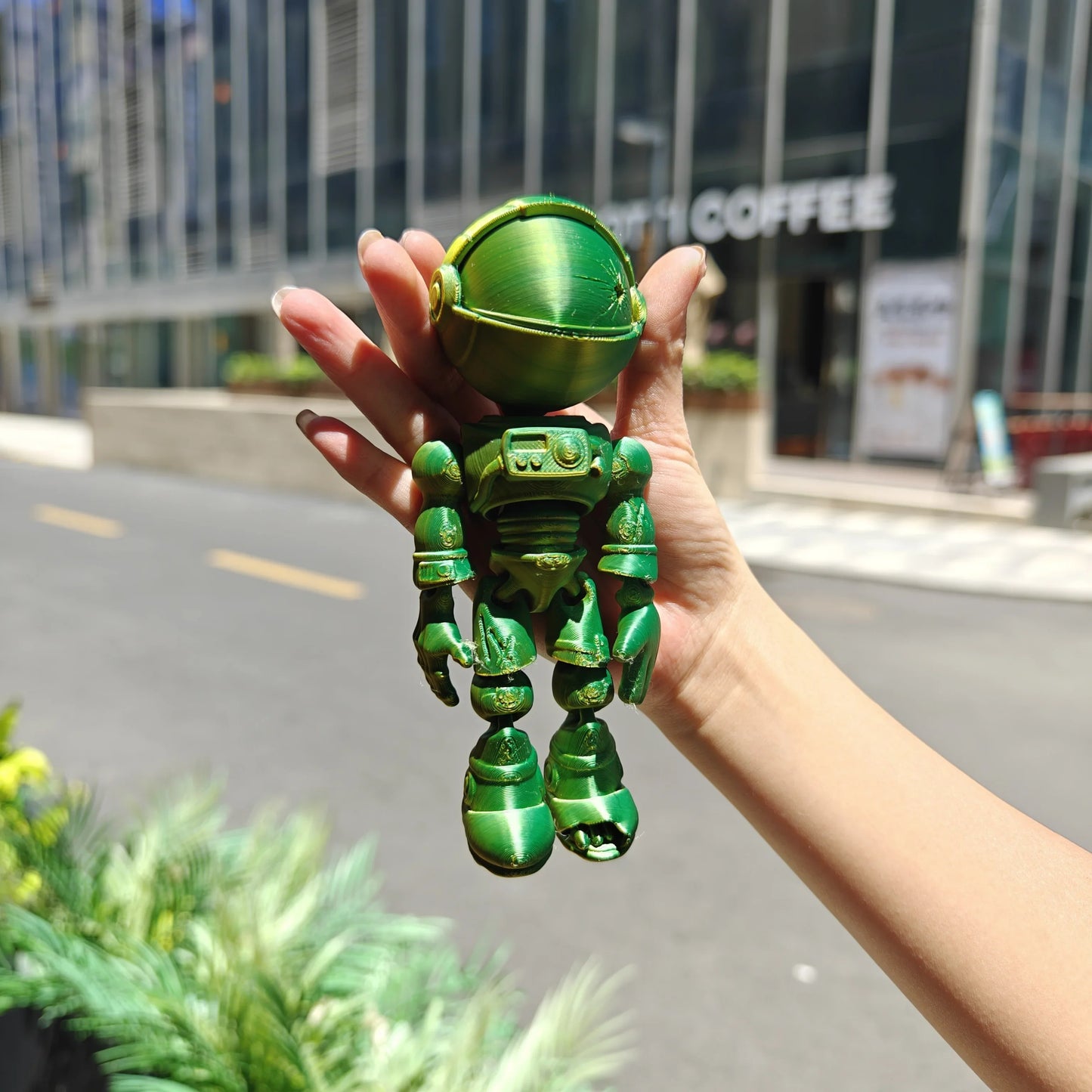 Articulated Skeleton Astronaut Figurine — 3D Printed Movable Space-Themed Collectible with Sliding Helmet for Home Display