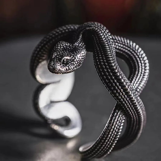 Vintage Gothic Metal Snake Ring – Adjustable Retro Punk Antique Silver Stereoscopic Ring for Men & Women