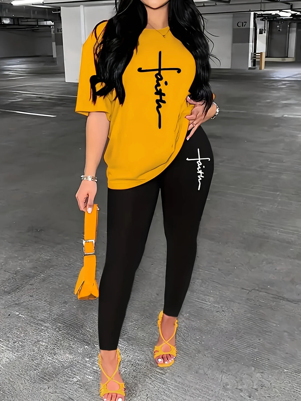 Women’s Plus Size Sports Outfit Set – Abstract Print Long Sleeve T-Shirt Top & Stretch Comfy Fitness Pants Set