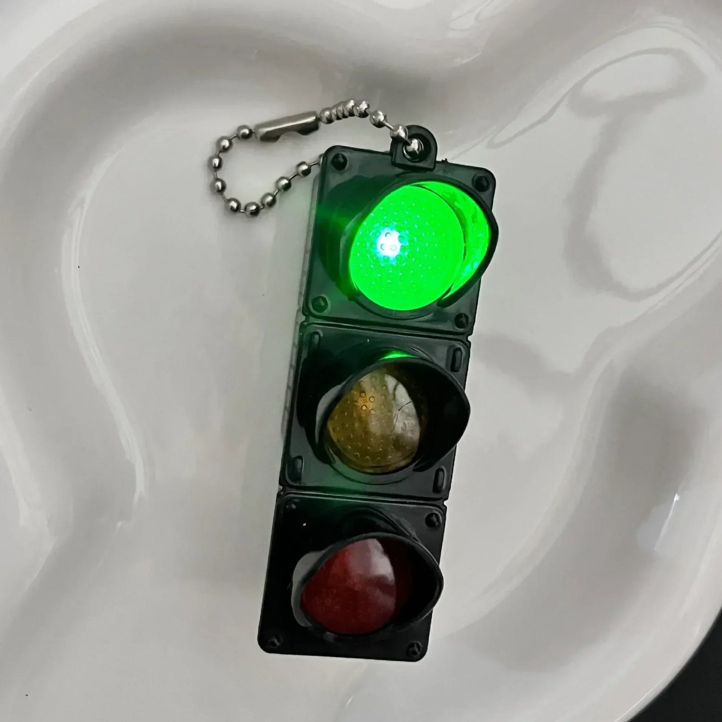 1/2Pcs Simulation Electronic Traffic Light Keychain – Mini LED Pedestrian Light Toy, Kids Cognitive Gift Pendant