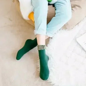 Winter Thermal Wool Socks for Women – Thick Cashmere Velvet Seamless Snow Socks, Black Unisex Warm Socks