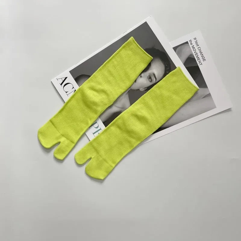 Unisex Combed Cotton Split Toe Tabi Socks – Comfortable Two-Toe Harajuku Style Socks for Men & Women High Quality Cotton