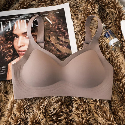 Women’s Plus Size Seamless Push-Up Bra – Adjustable Wireless Wide Strap Comfortable Sexy Lingerie (M–3XL)
