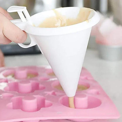 Handheld Batter Dispenser Cup – Precision Cake & Cupcake Baking Tool for Cream, Chocolate & Pastry Portion Control Funnel