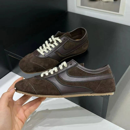 German 2025 Women’s Leather Sneakers — Retro Lace-Up Flat Training Shoes, Large Size Forrest Gump Style