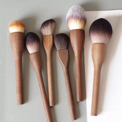New European Vintage Wood Handle Makeup Brush – High-Quality Walnut Soft Powder, Blush & Foundation Contour Brush
