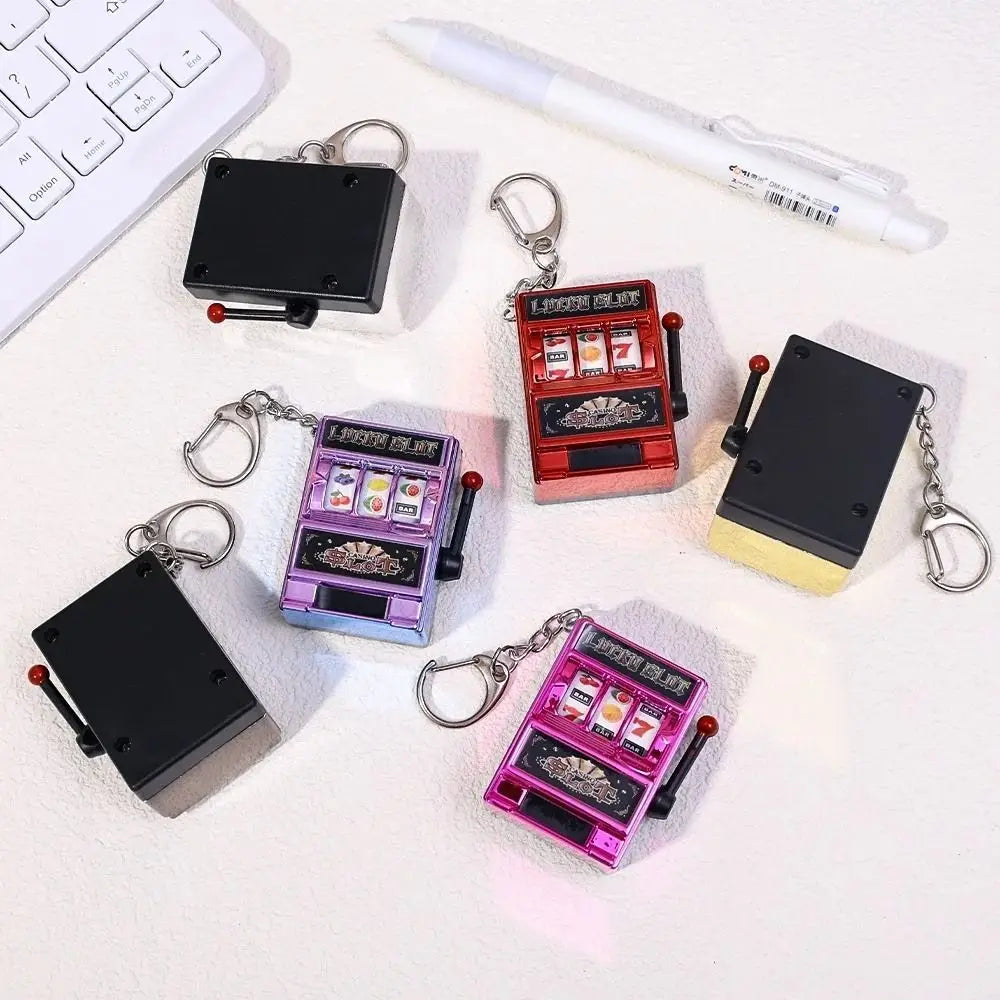 Mini Slot Machine Keychain – Creative Arcade Lucky Jackpot Toy for Fun & Stress Relief