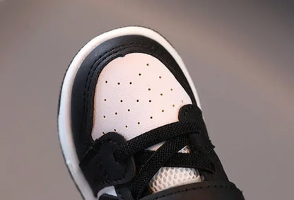 2025 Toddler & Kids White Sneakers — Fashionable Non-Slip Walking Shoes for Boys, Breathable Outdoor Casual Board Shoes