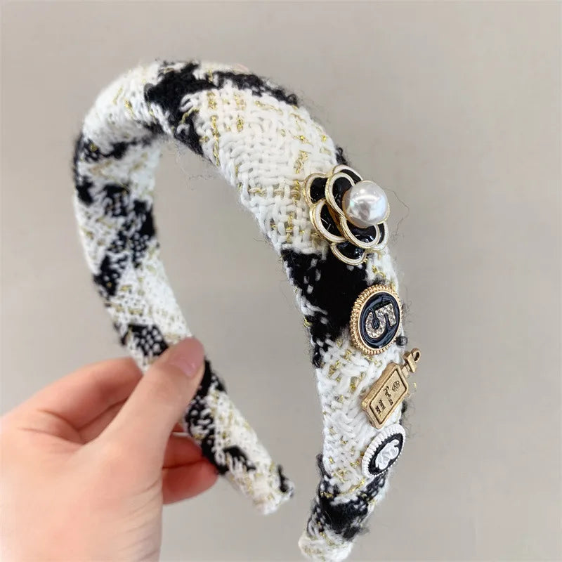 Black & White Camellia Embroidery Hairband – Woolen Weave Padded Headband for Women, French Fashion, Autumn/Winter 2023