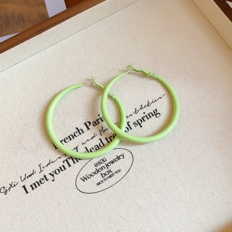 Women’s Dopamine Candy Hoop Earrings – Large Round Hollow Solid Color Ear Buckles, Versatile Fashion Jewelry