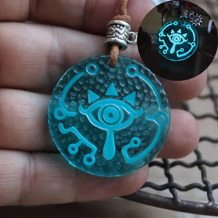 Sheikah Eye Pendant Keychain – Zelda Glow-in-the-Dark Key Ring Charm