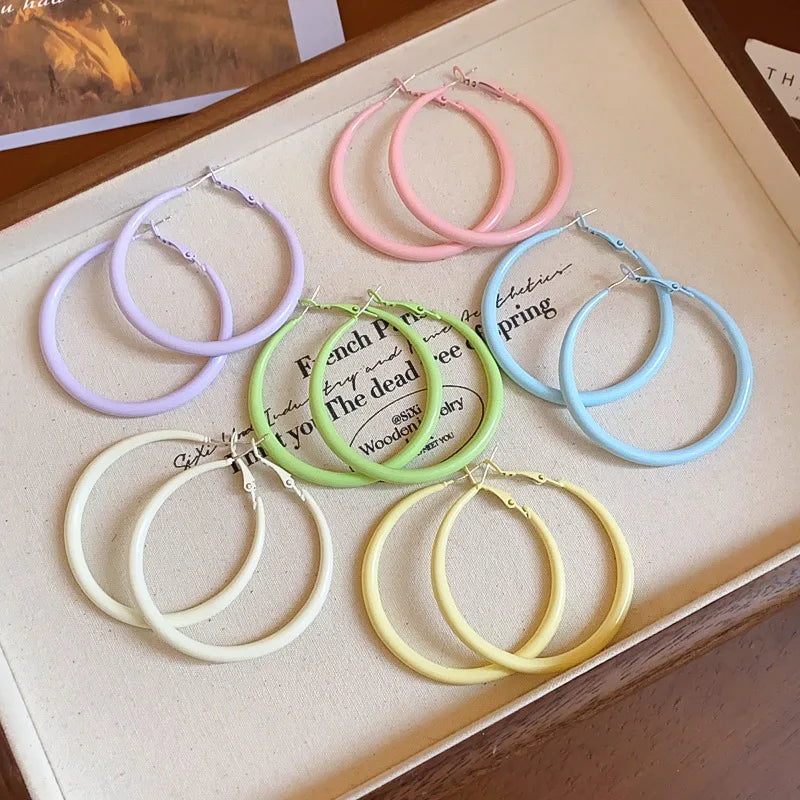 Women’s Dopamine Candy Hoop Earrings – Large Round Hollow Solid Color Ear Buckles, Versatile Fashion Jewelry