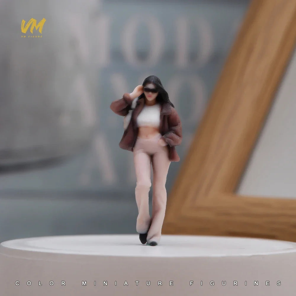 3D Miniature Figures - 1/64 Scale Racer Photographer Casual People Scene Props Model Ornaments for Vehicle Decor