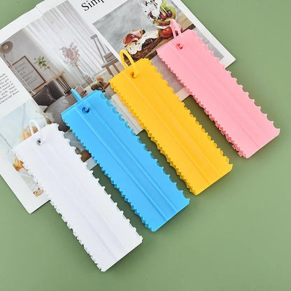 4PCS/Set Double-Sided Tooth Cake Scraper: Plastic Pattern Cream Scraper - Essential DIY Baking Tools and Accessories