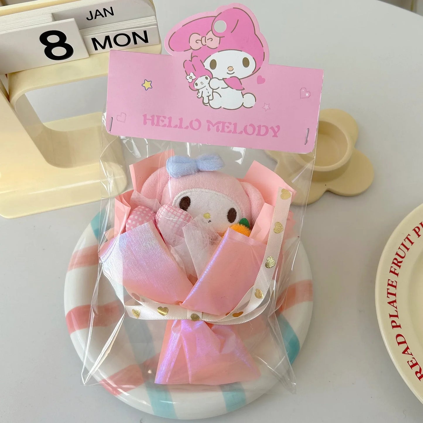 Sanrio Mini Doll Bouquet – Hello Kitty, Kuromi & Melody Plush Dolls Holding Flowers, Kawaii Valentine & Birthday Gift for Friends