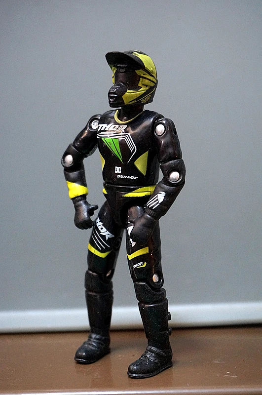 3.75-Inch Male Soldier Motorcycle Driver Figure – 1:18 Scale Off-Road Racer Collectible Model & Static Ornament