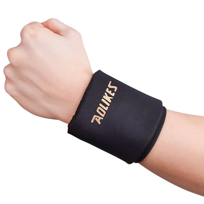 AOLIKES Wrist Ice Pack Wrap – Reusable Cold & Hot Gel Brace for Pain Relief and Injuries