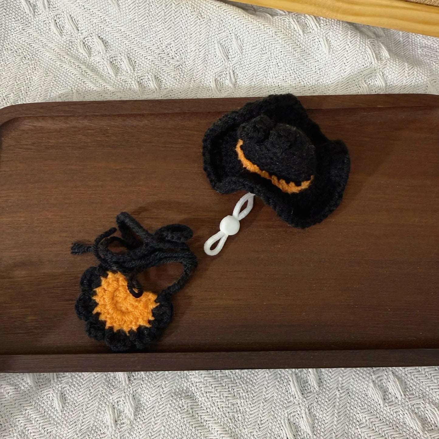 Labubu Halloween Cloak Dress with Hat — 10.5cm V4 The Monsters Pin for Love Series Doll Clothes & Accessories