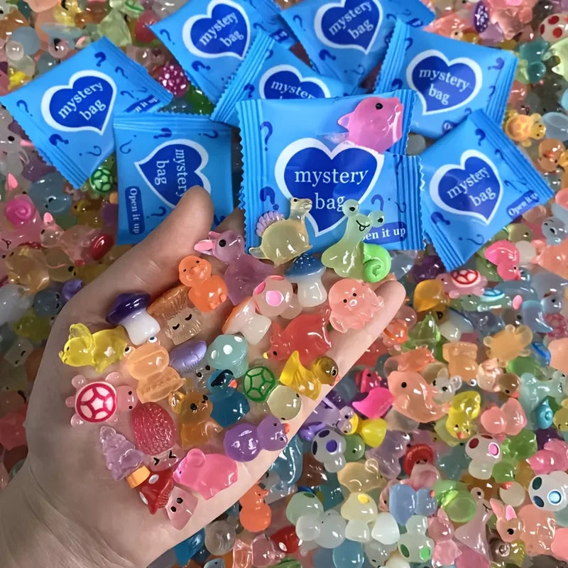 60pcs Glow-in-the-Dark Mini Resin Animals & Mushrooms — Blind Bags for Fairy Garden Decor, Micro Landscape & Birthday Surprise Gifts