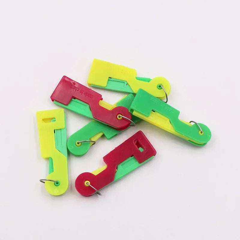 Automatic Sewing Needle Threader Tool – Easy Guide Device for Elderly, Convenient Threading (Random Color)