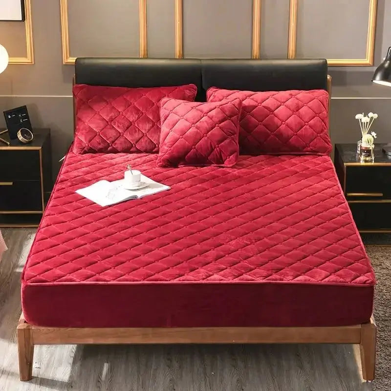 Quilted Crystal Velvet Mattress Cover - Warm Soft Plush Fitted Bed Sheet for King & Queen Beds, Pillowcase Not Included