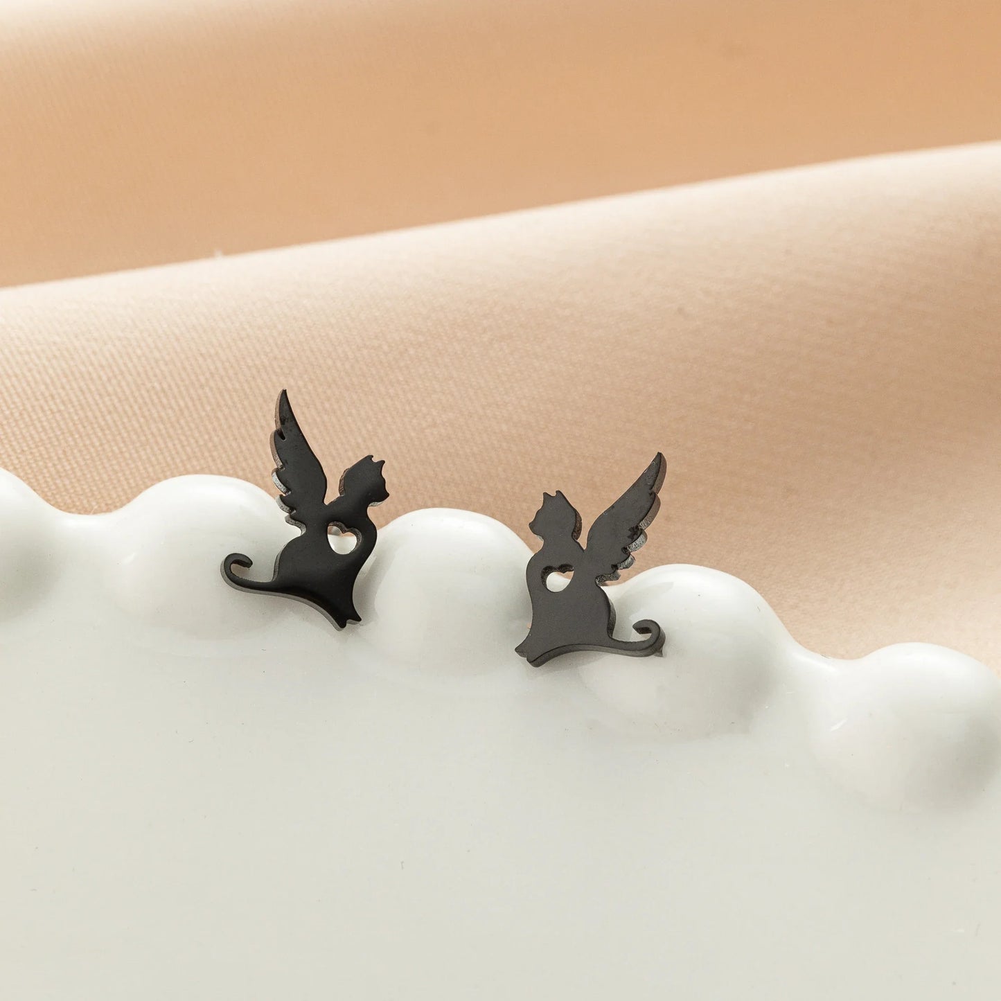 Jisensp Cartoon Cat Earrings — Cute Stainless Steel Kitten Studs for Women & Girls, Funny Animal Jewelry
