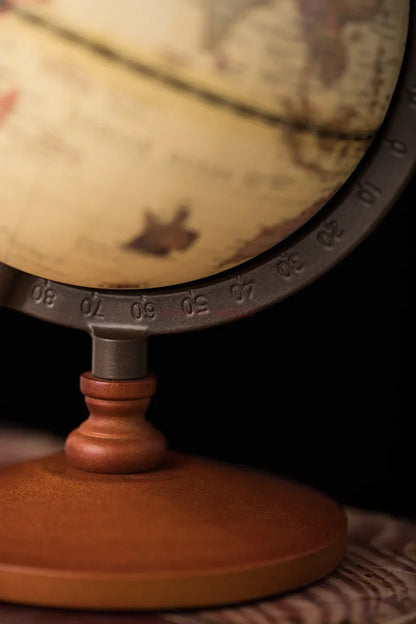 New World Globe – Retro Earth Map with Wooden Base, English Geography Education Desk Decoration