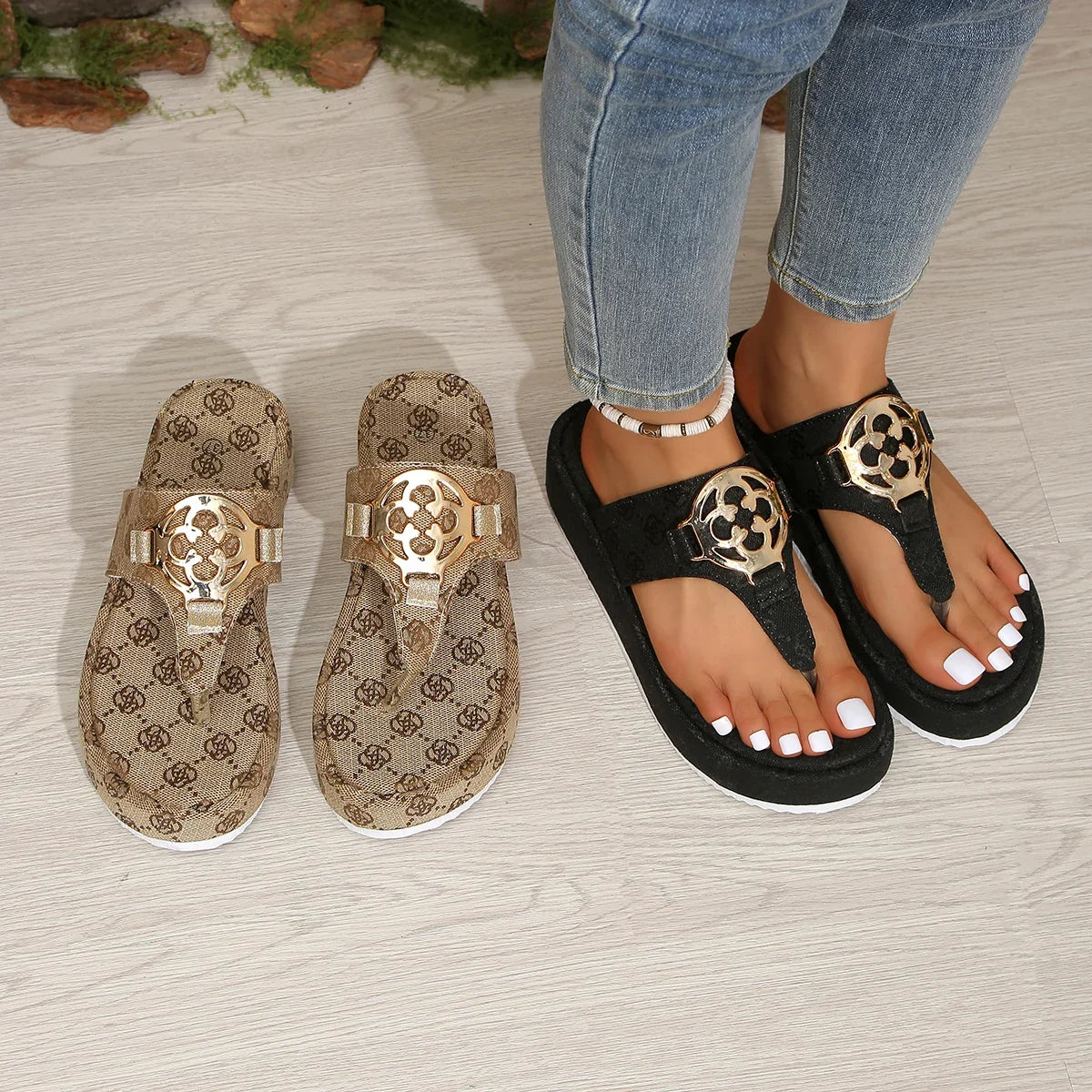 Women's Floral Platform Slippers - Flat Outdoor Summer Beach Slides with Comfortable Casual Design