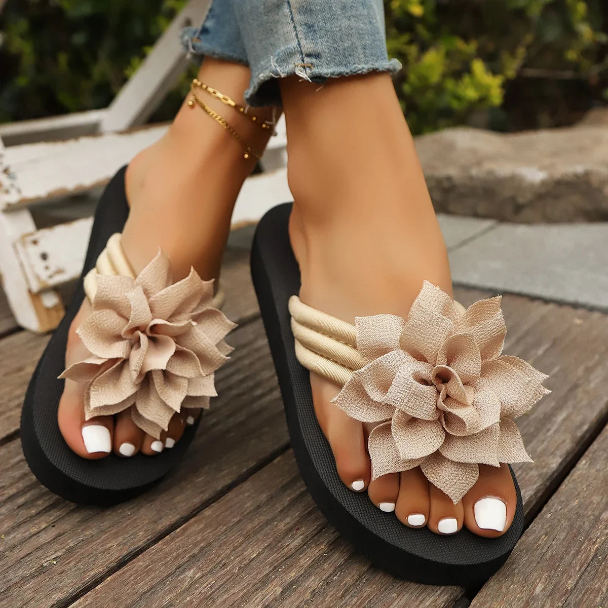 Women's Flower Platform Flip Flops - Soft Sole Non-Slip Beach Thong Sandals