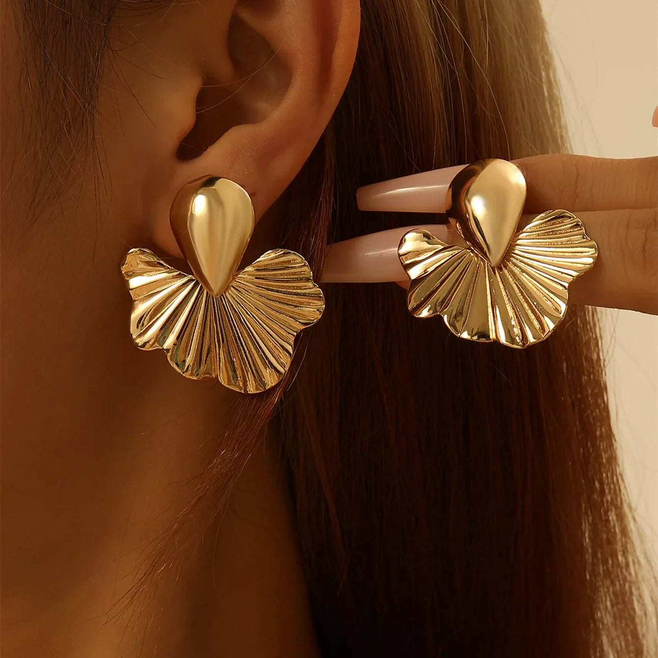 Retro Baroque Pearl Stud Earrings – Gold Irregular Alloy Jewelry for Women