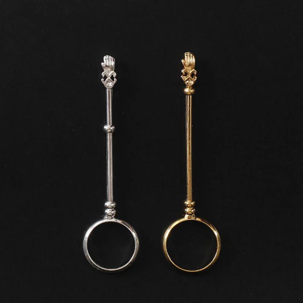 Brass Cigarette Ring Clip - Stylish Smoking Accessories and Practical Jewelry Holder