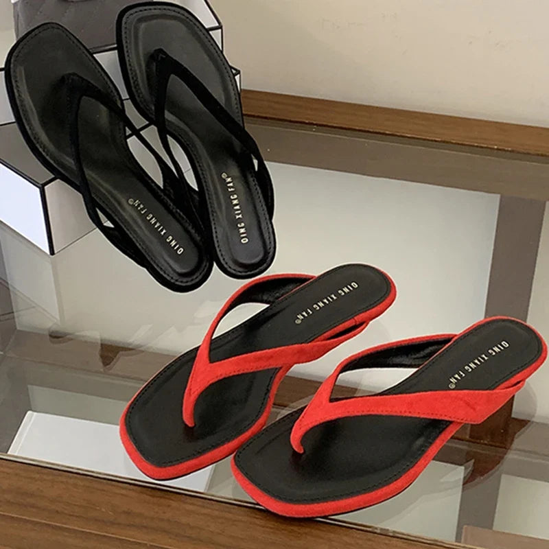 Women's Red Square-Toe Flip Flops - Low Heel Casual Summer Beach Mules