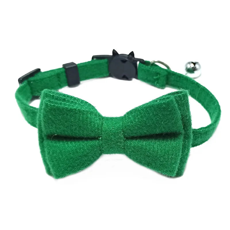 Pet Breakaway Cat Collar with Bow Tie & Bell – Cute Plaid Christmas Red Adjustable Collar for Cats