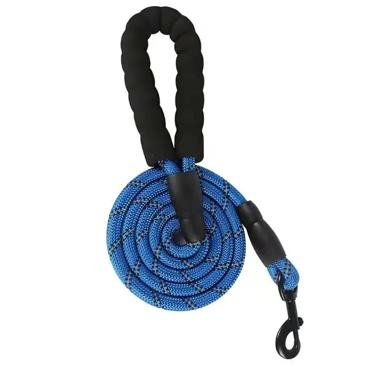 Strong Reflective Dog Leash – Durable Pet Leash for Small, Medium & Large Dogs, Suitable for Pulling & Walking Golden Retrievers