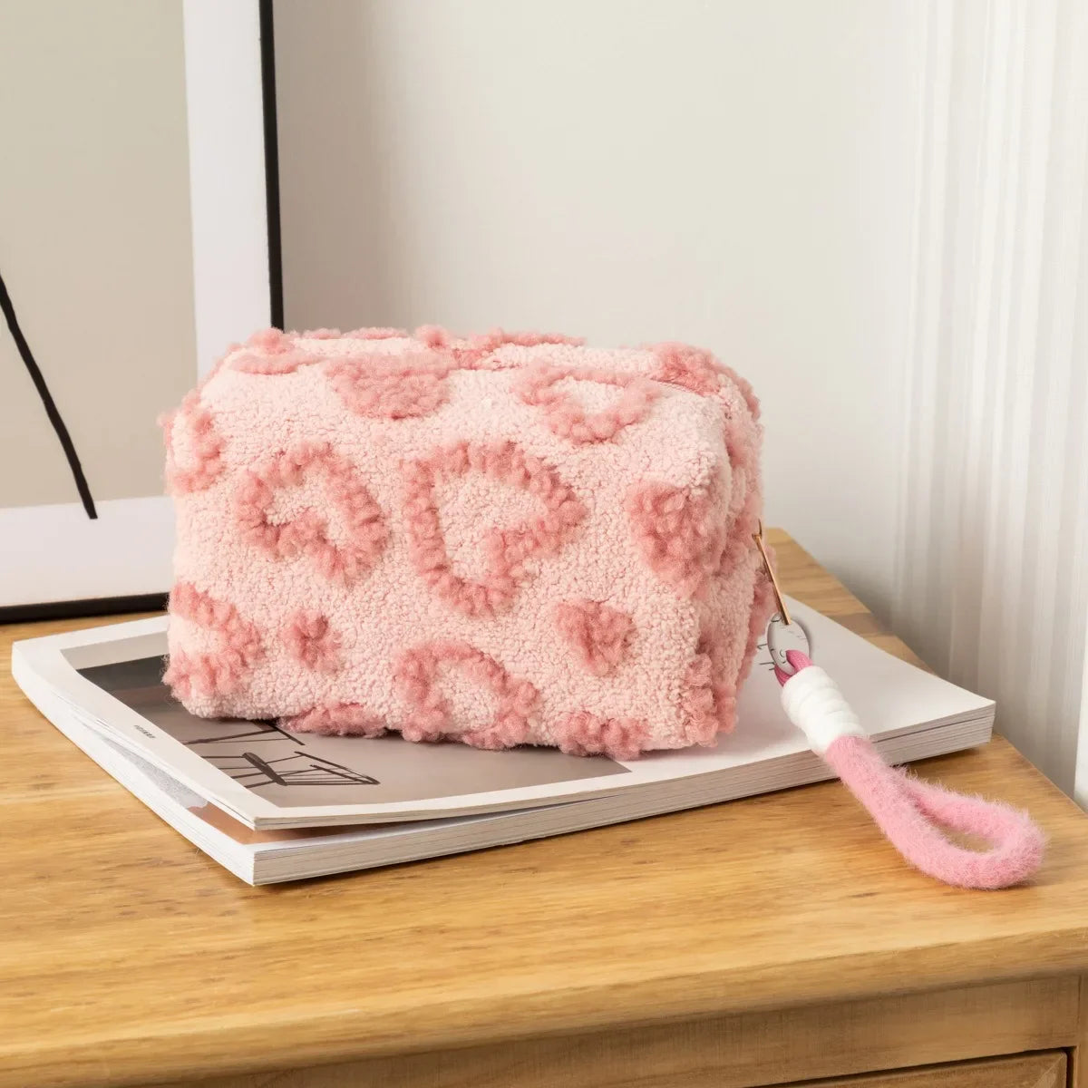 Ins Sweet Plush Makeup Bag – Large Capacity Cute Cosmetic & Toiletries Storage, Portable Travel Bag