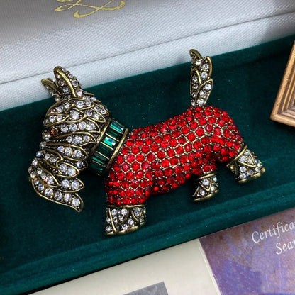 Vintage Baroque Crystal Castle Carriage Brooch – Rhinestone Clock Pin Badge for Women & Girls, Elegant Statement Jewelry