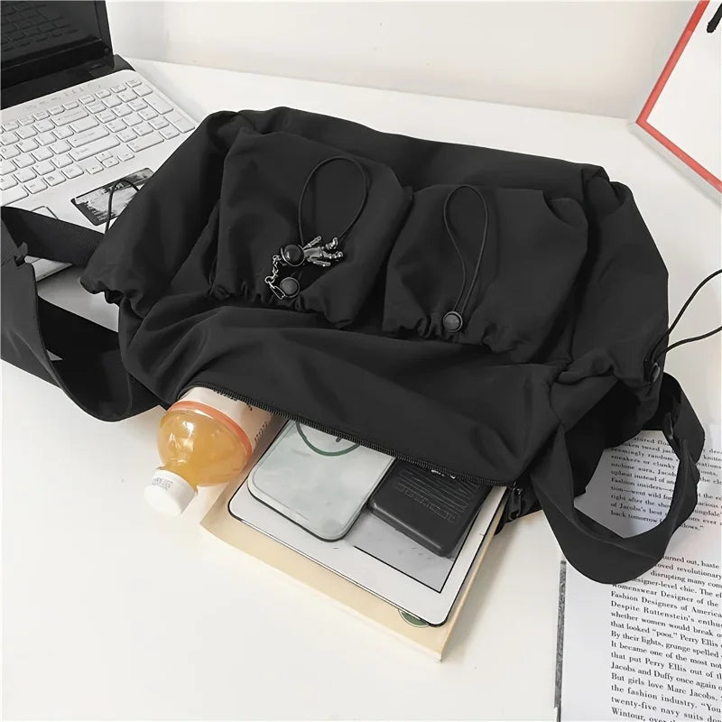 Women’s Fashion Crossbody Bag with Drawstring Detail – Spacious Zipper Shoulder Purse with Stylish Bag Charm