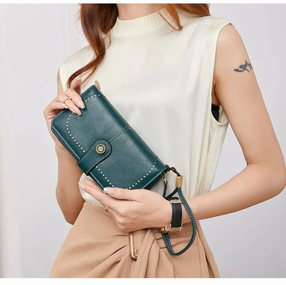 RFID Anti-Theft Retro Large Capacity Women's Wallet – Multi-Card Zipper Wallet with Wrist Strap