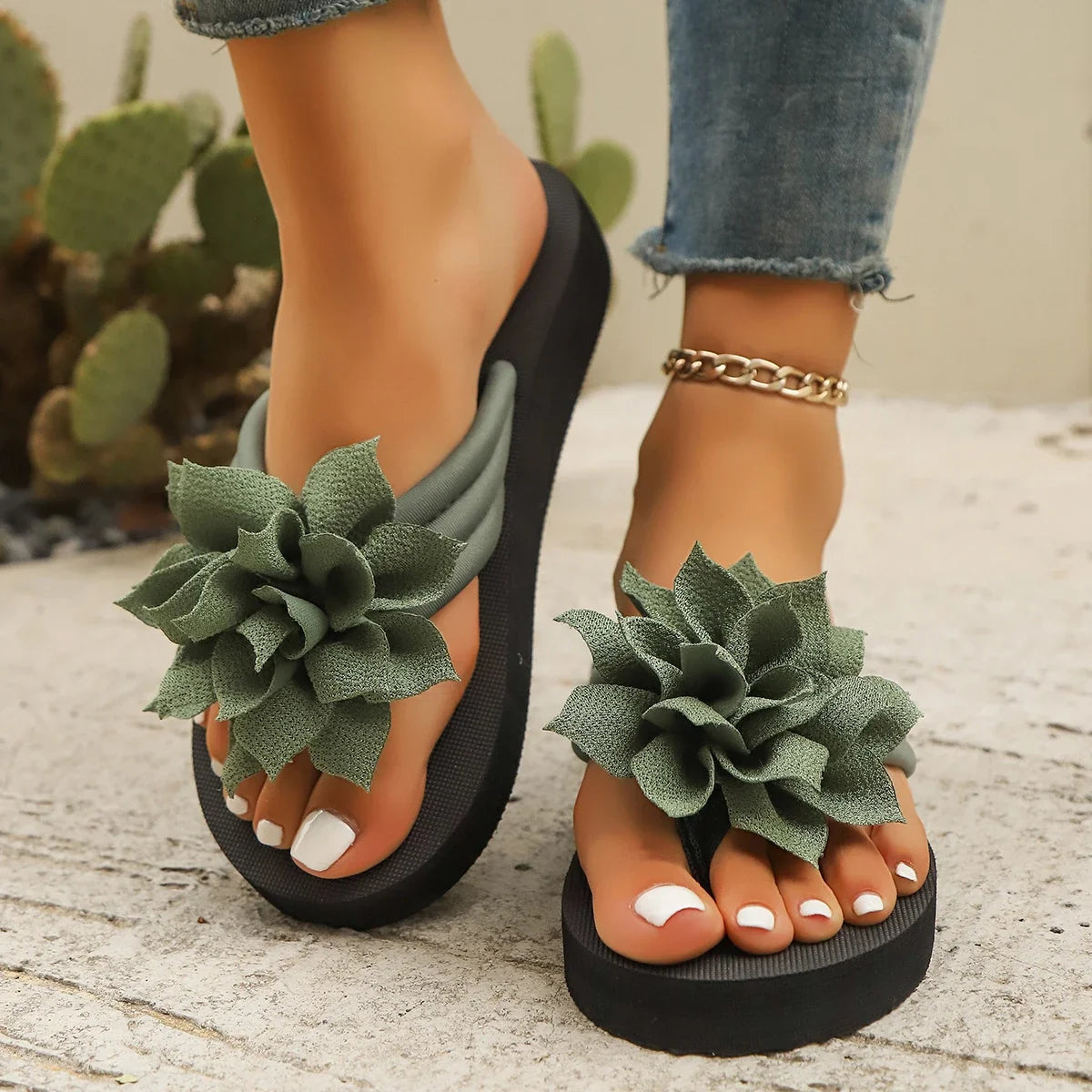 Women's Flower Platform Flip Flops - Soft Sole Non-Slip Beach Thong Sandals